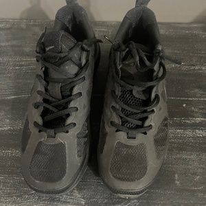 All black Nike Air Max 9.5 mens